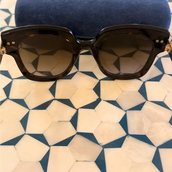 Gucci Brown square Sunglasses with Red and blue Accents glitter
